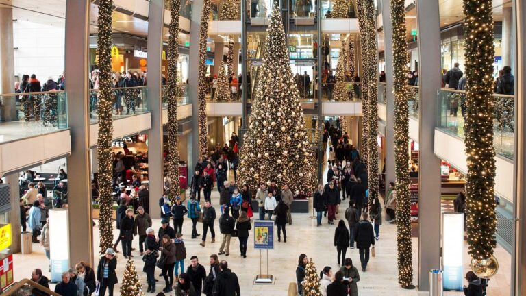Retailers report a strong Christmas week but warn margins are getting thinner