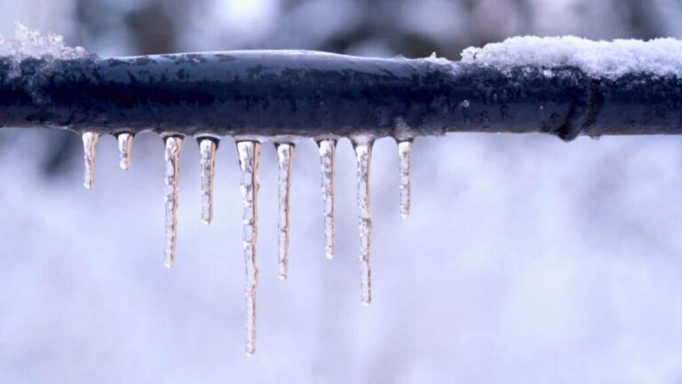 How to protect pipes during an arctic blast before it becomes a disaster