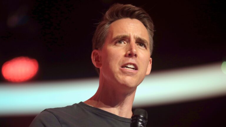 “Two deputies in Missouri were senselessly murdered by a thug,” Hawley says after Missouri manhunt ends in gunbattle