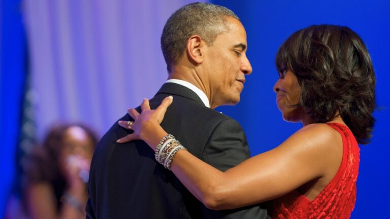 Barack Obama celebrates Valentine’s Day with Michelle, posts new photo