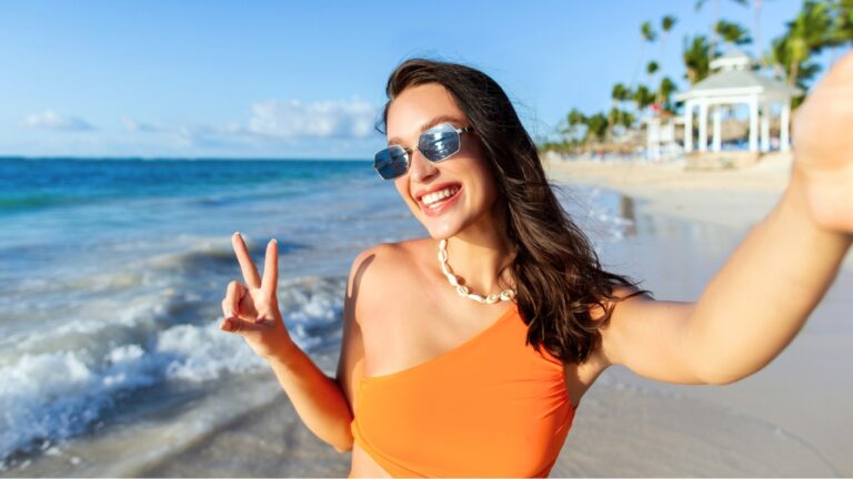 Woman Says Her Friend Backed Out of a Group Airbnb for a “Medical Emergency” — Then Went to the Beach Instead