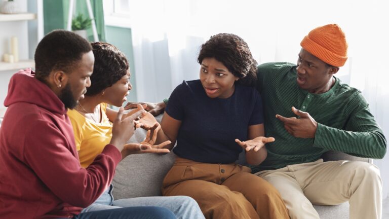 Woman Says Her Sister Took Control After Their Mom Died — and the Family House Turned Into a Full-Blown Inheritance War