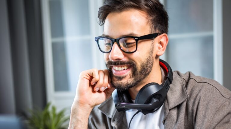 Remote Worker Says He Accidentally Became a “Forgotten Employee” — and Then Got a New Job Offer While His Old Company Kept Paying Him To Do Nothing