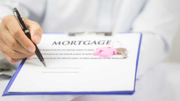 Woman Says Her Parents Let Her Older Sister Blow Through Family Help for Years — and Now They Want Her To Cosign the Mortgage Anyway