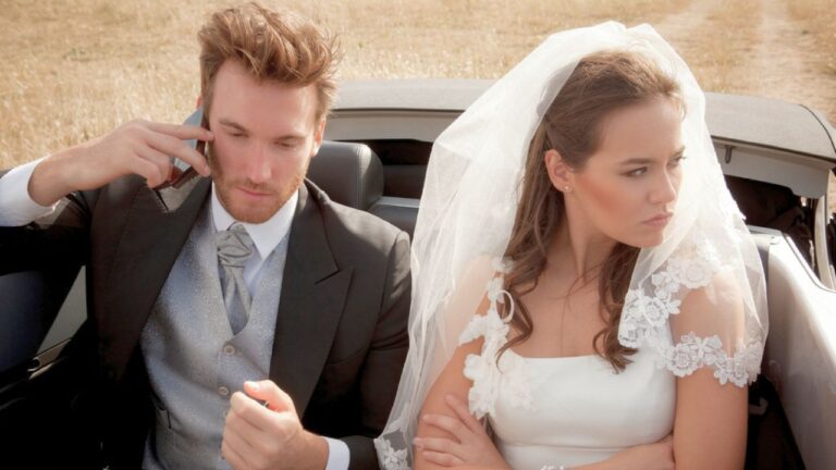 Man says one text to his parents about missing his brother’s wedding turned the reception into a family war — and the fallout ended with his brother disowned