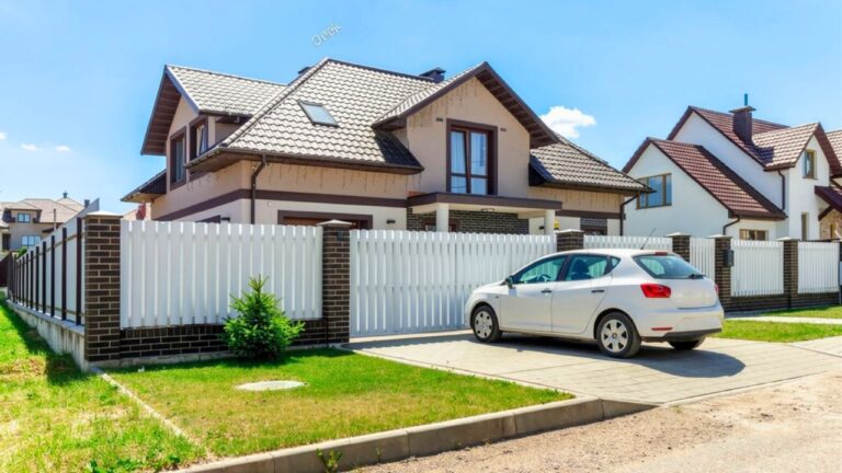 Man says his neighbor started using his driveway without asking — and acted like it was normal when he finally said something
