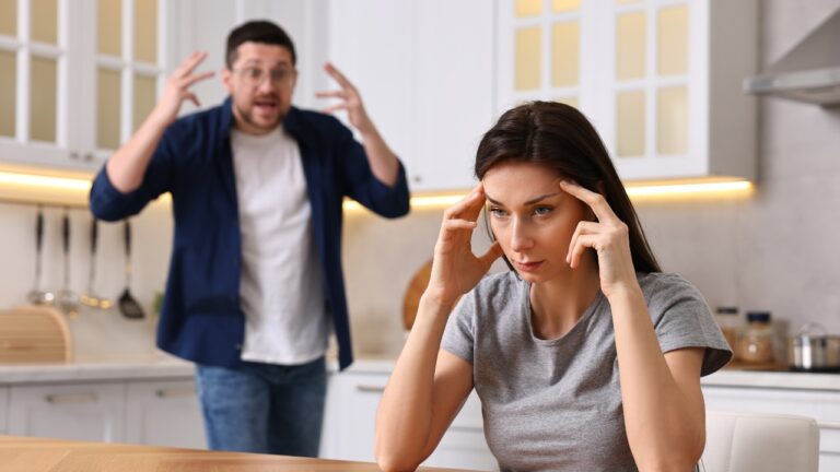 Woman says one handprint from a girls’ night turned into a full marriage collapse — because her husband decided it had to mean a man touched her