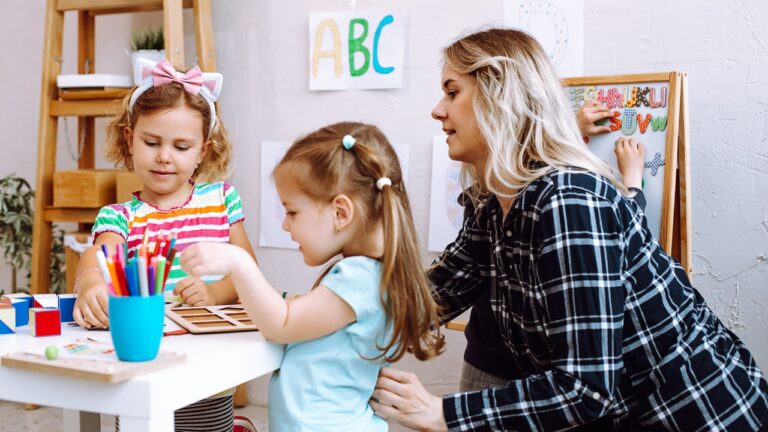 Woman says she watched her brother’s kids for years on almost no sleep — then he called her a “major mess up” when she finally got a new job