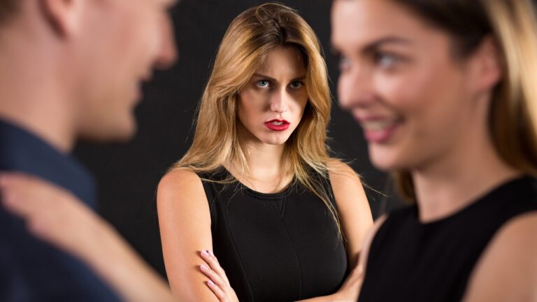 Woman Says She Thought Her Husband Cheated With Her Best Friend — Then the Story Took a Much Darker Turn