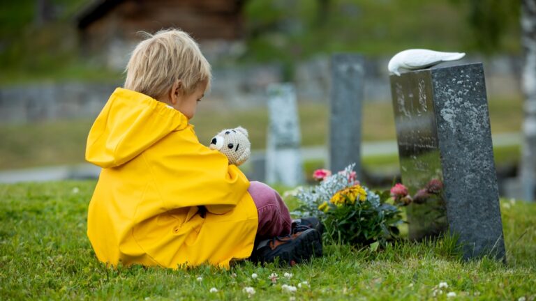 Woman says her ex-husband disappeared from their children’s lives after cheating — and she only learned he was dead more than a week after it happened