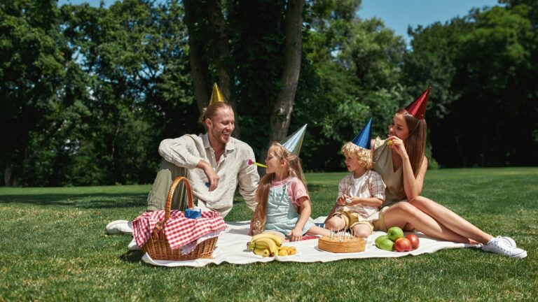 Woman says people told her asking guests to bring their own lunch to a picnic birthday party was tacky — then the update turned into a small win over Reddit itself