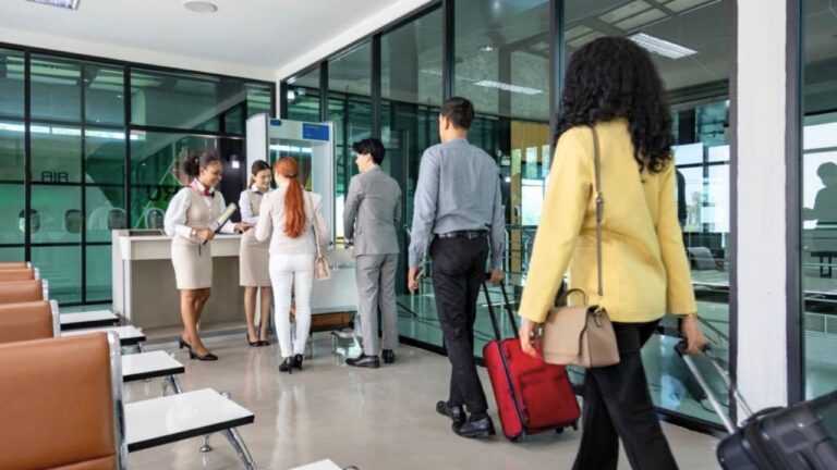 Airline Passenger Says an Airport Employee Took Her MacBook From Checked Luggage — Then the First Missing Item Suddenly Made Sense