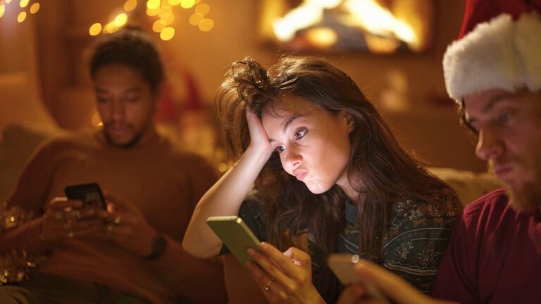 Woman Says Her Friend Bailed on Her Birthday Dinner at the Reservation Time — After Doing Almost the Same Thing Last Year