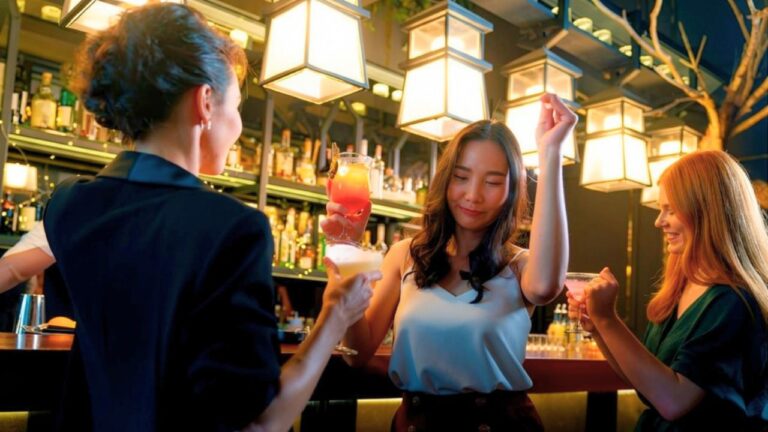 Woman Says Her Best Friend Invited the Girl Her Ex Cheated With to Her Birthday Night — Then Left Her at the Bar