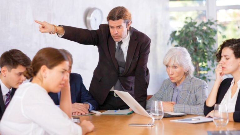 Employee Says Staffer Threatened Them in Front of Management — Then HR Still Did Nothing