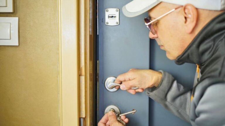 Landlord Tried to Force Entry While Tenant Was in the Shower