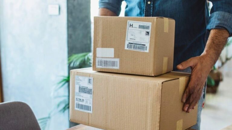 Package From Exotic Pet Store Arrived With Their Name Misspelled — Man Suspected a Fraud Trail