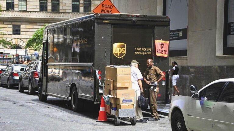 UPS Driver Was Approached Before Delivery, Poster Says — Then Reddit Warned It Looked Like a Verizon Scam