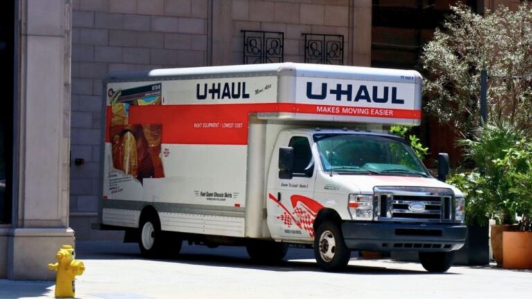 U-Haul Employee Threatened to Shoot Customer, Poster Says — Then Reddit Told Them to Ask for Camera Footage