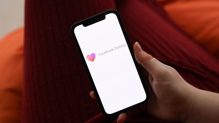 Woman Says a Facebook Dating Match Suggested Trails and a Neck Rub — Then She Blocked Him Before the First Date