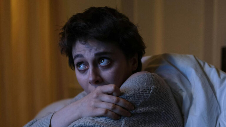Woman Says Her Upstairs Neighbor Was Tracking Her Every Move — Then the Pattern Got Too Weird to Ignore